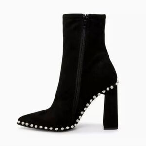 Steve Madden, Edita boots